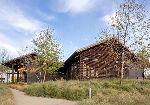 LEED Consulting for the development of a multibuilding performing arts and dining complex. The project includes The Barn, a 6,500-square-foot dining hall; a 3,132-square-foot faculty dining hall, and a large, 2,000-square-foot campus meeting room.