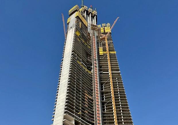 The structural system is simplicity itself – without columns, outriggers, floor beams, spandrel beams, and vertical transfers.