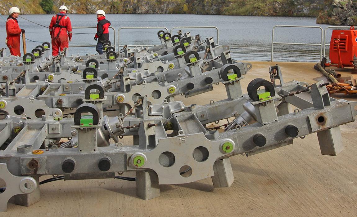 Airgun array – installation of multiple support frames.