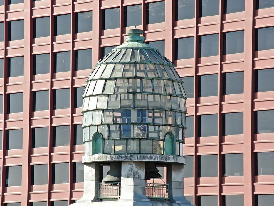 Metropolitan Tower, 310 S. Michigan Avenue in Chicago, Illinois.
