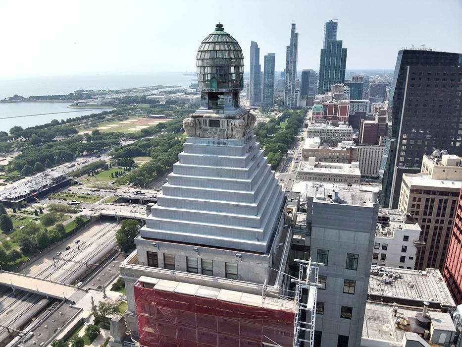 Metropolitan Tower, 310 S. Michigan Avenue in Chicago, Illinois.