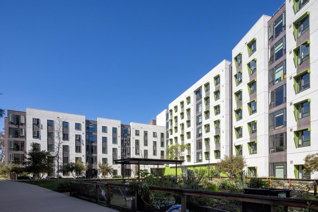 Verano 8 Graduate Student Housing in Irvine, California.