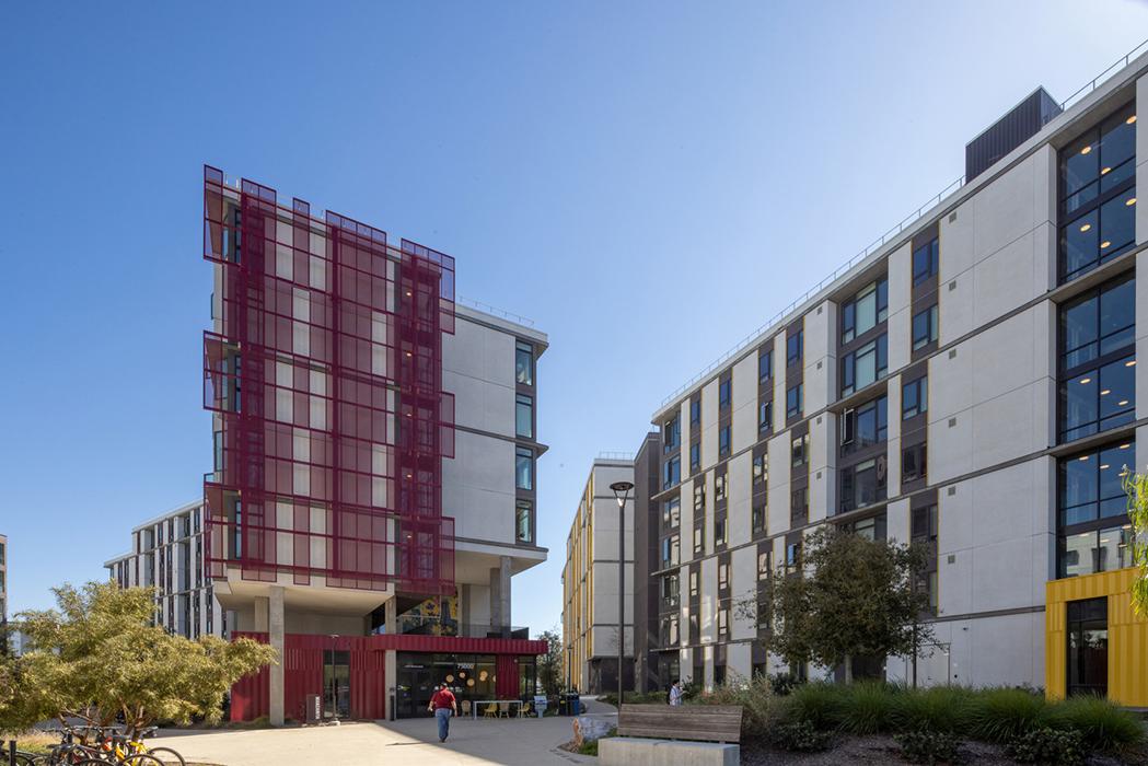 Verano 8 Graduate Student Housing in Irvine, California.