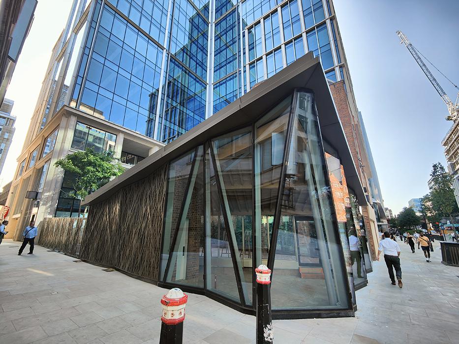 Stonecutter in London.
