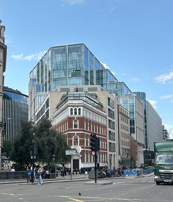 Stonecutter in London.