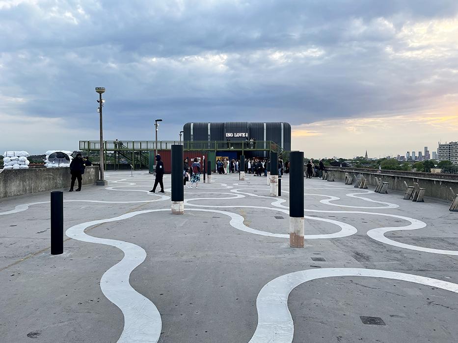 Kahil Robert's 2023 sculpture 'Memorial to Labor' at Bold Tendencies in South London, United Kingdom. 