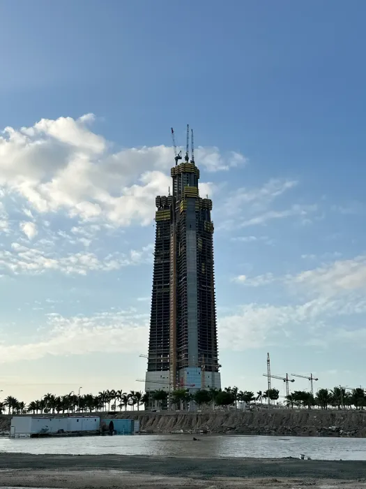 Jeddah Tower advanced in 2025, moving closer to becoming the world’s tallest building.