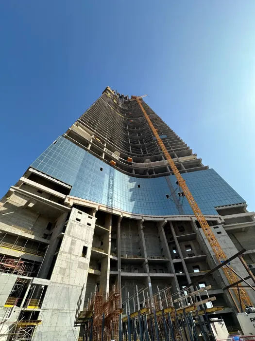 With construction accelerating in 2025, Jeddah Tower continues its climb toward becoming the tallest building ever built.