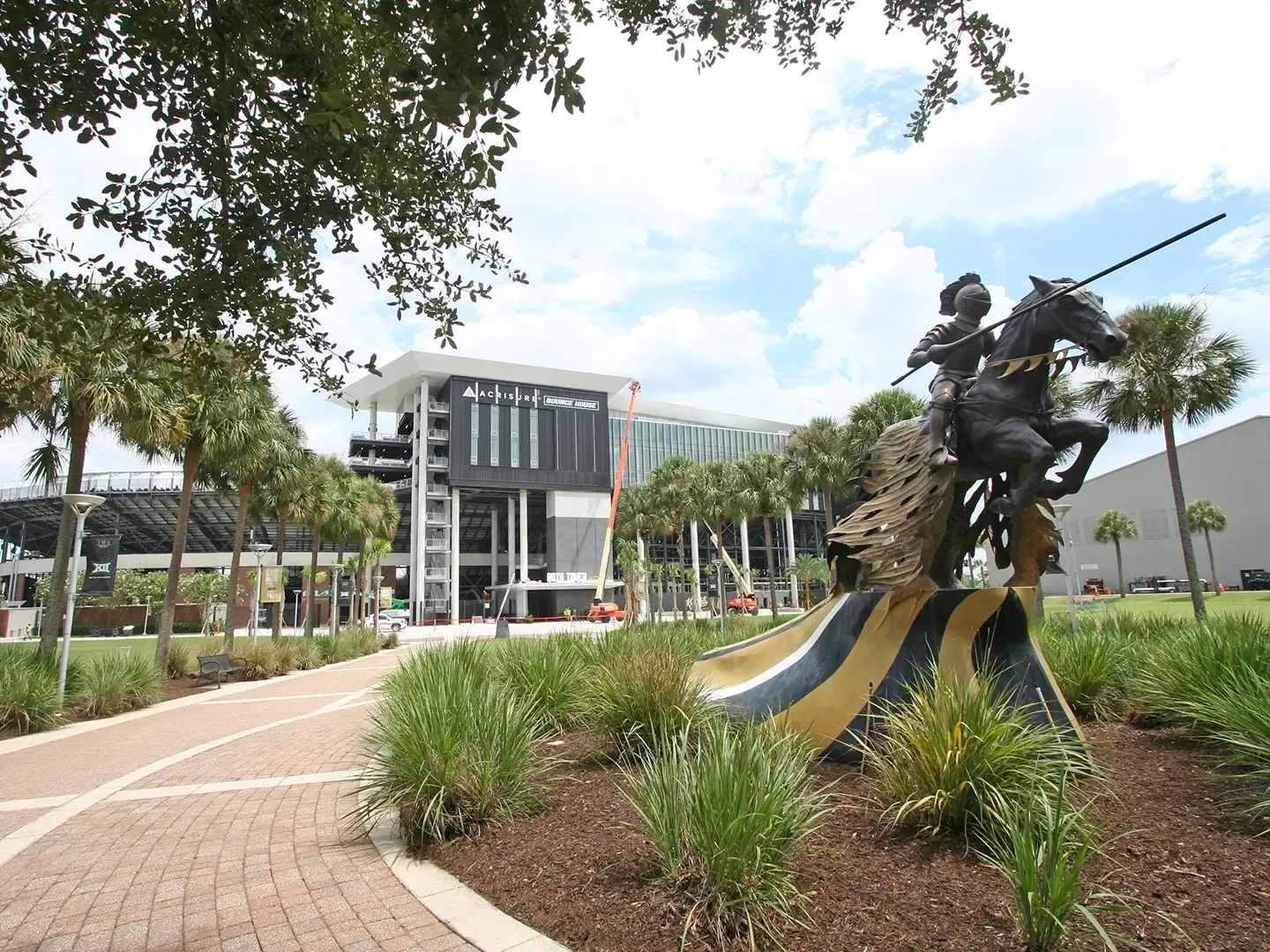 Thornton Tomasetti served as structural engineer for the expansion and renovation of the stadium’s Roth Tower, helping update the facility for the evolving needs of fans and the university.