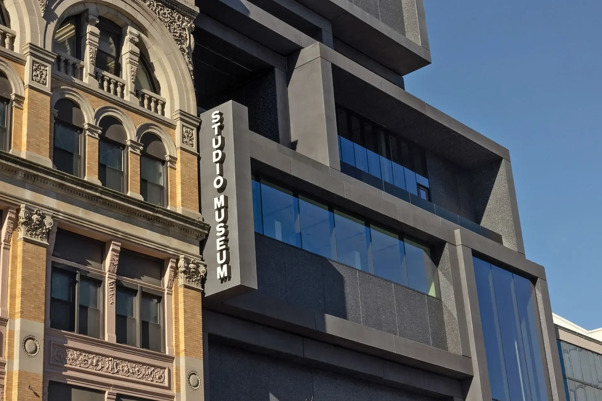 The Studio Museum in Harlem’s enclosure supports the stringent environmental requirements of gallery and collection spaces and provides long-term durability in New York City’s demanding climate. 