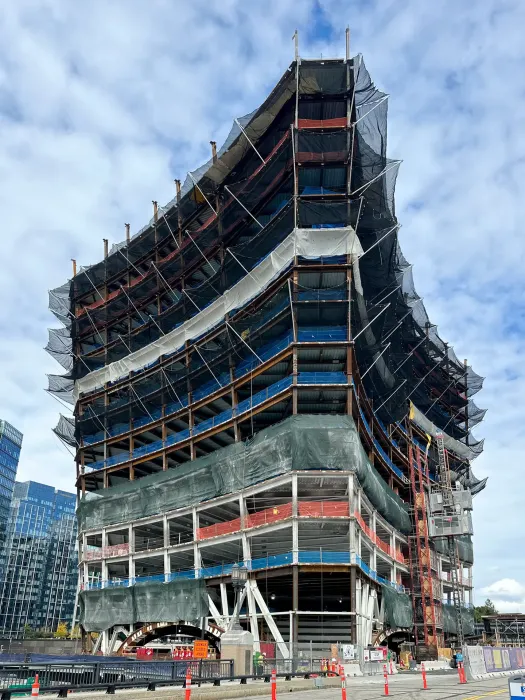 Thornton Tomasetti performed structural design, vibration control, and construction engineering for the 17-story building. 