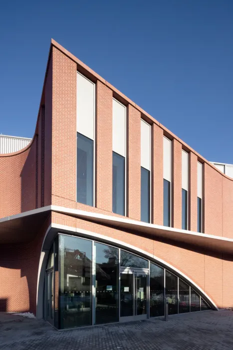 We provided integrated structural, façade, waterproofing, civil and geotechnical engineering for the $141 million design-build project.  