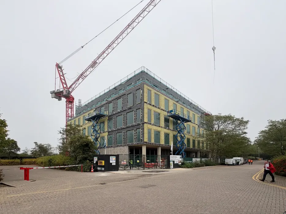 Having a carbon specialist on board early got everyone to focus on EC from the start. Identifying “carbon champions” from each team member – the client, design disciplines and contractors – simplified the process.