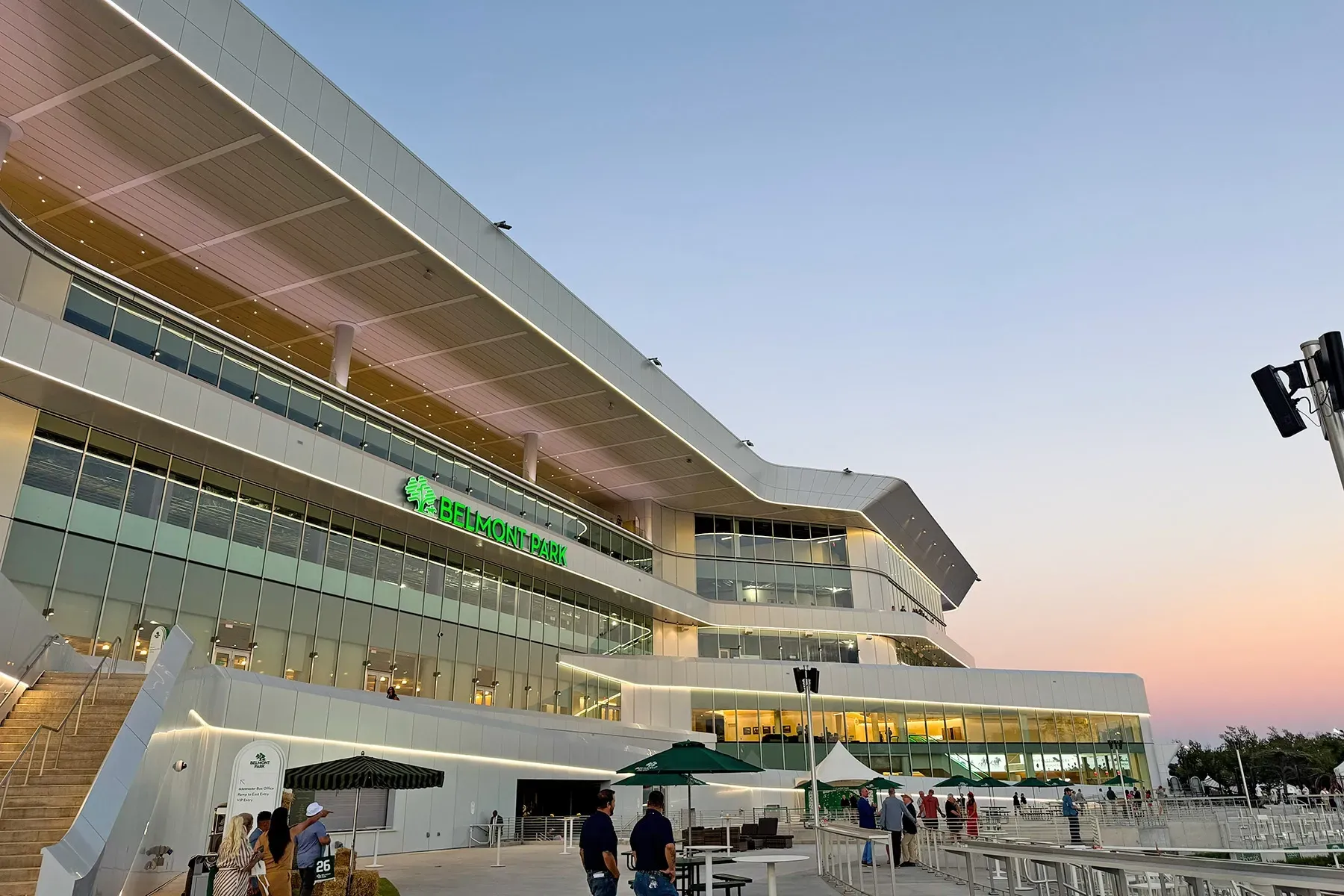 New York Governor Kathy Hochul joined the New York Racing Association and project partners for a ribbon-cutting ceremony ahead of the first day of racing, which drew a sold-out crowd of 6,000.