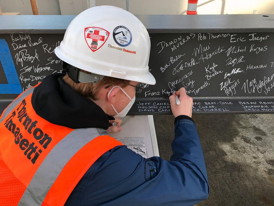 climate-pledge-arena-topping-out