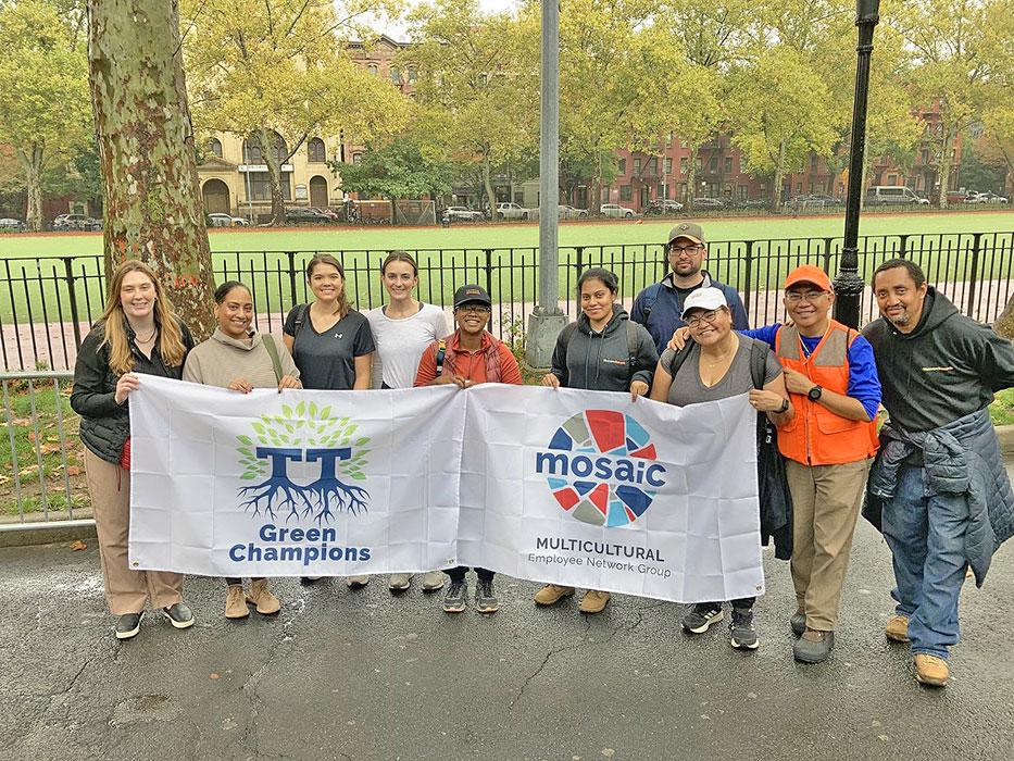 New York green champions and Mosaic employee network group members use their Volunteer Days benefit to help clean up Thomas Jefferson Park in East Harlem.