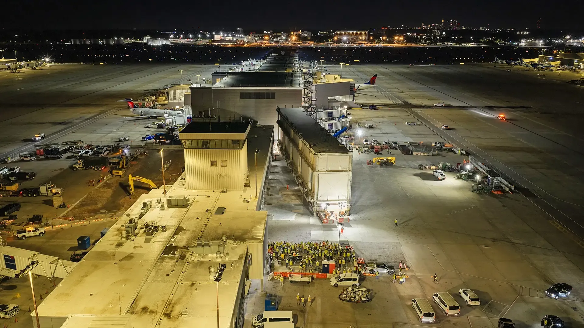 In the final stages, the old roof will be dismantled, interiors finished, and temporary walls removed section by section. This phased approach limits gate closures to eight at a time. 