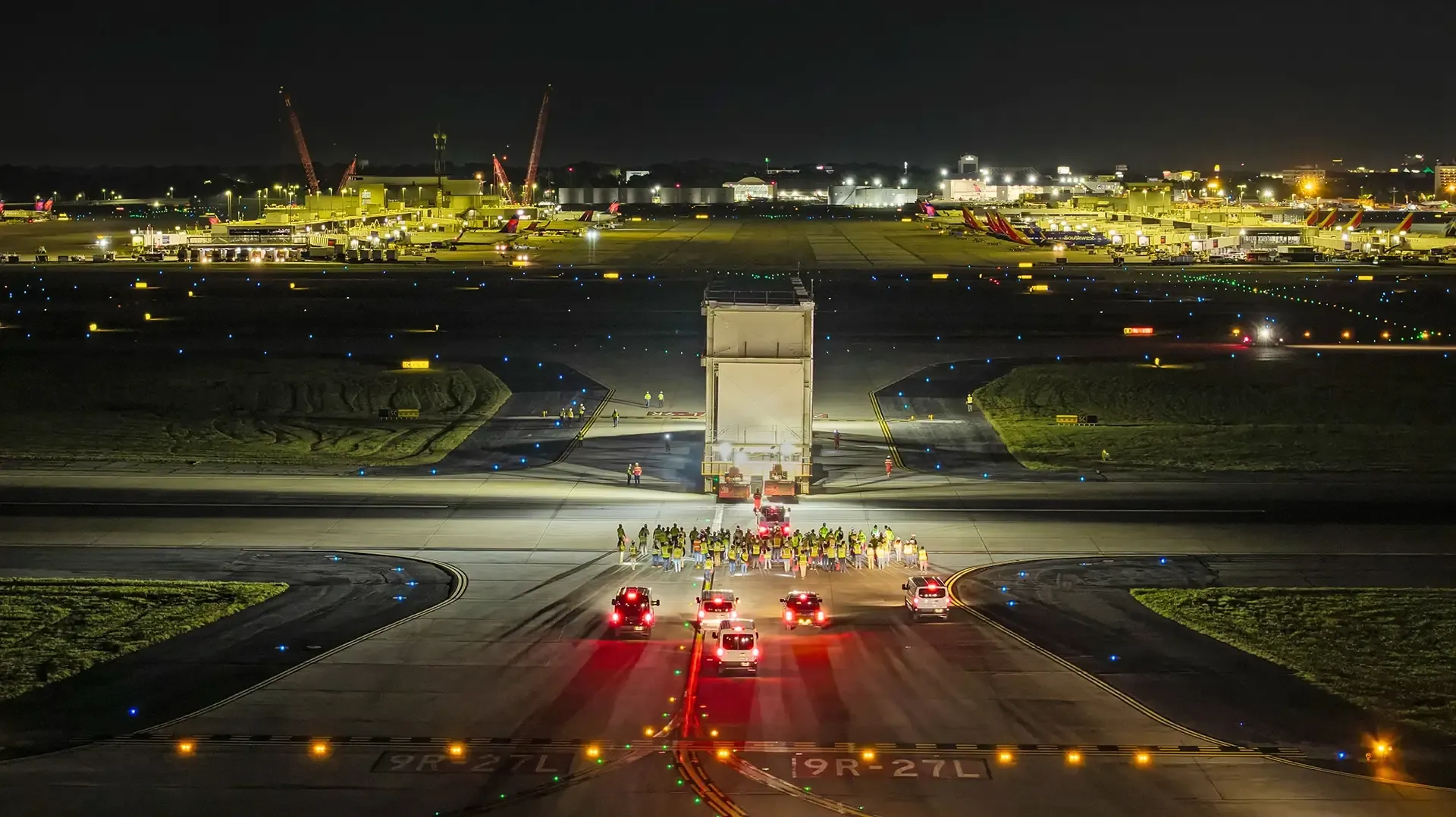 At Hartsfield-Jackson Atlanta International Airport, Thornton Tomasetti is providing structural and construction engineering services for a project that is expanding Concourse D from 60 to 100 feet wide. 