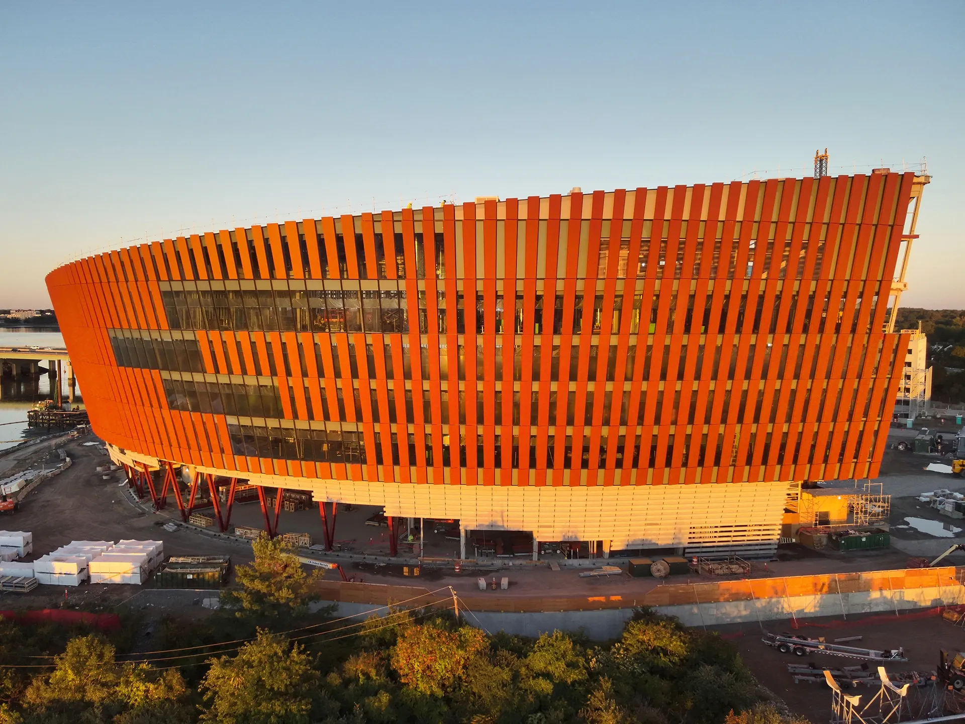 Now the Roux Institute at Northeastern University is bringing another wave of innovation to Maine, working with architects CambridgeSeven to transform the former B&M Baked Bean factory and its 13-acre site into a leading institution focusing on artificial intelligence, digital engineering, data science, machine learning and life sciences.