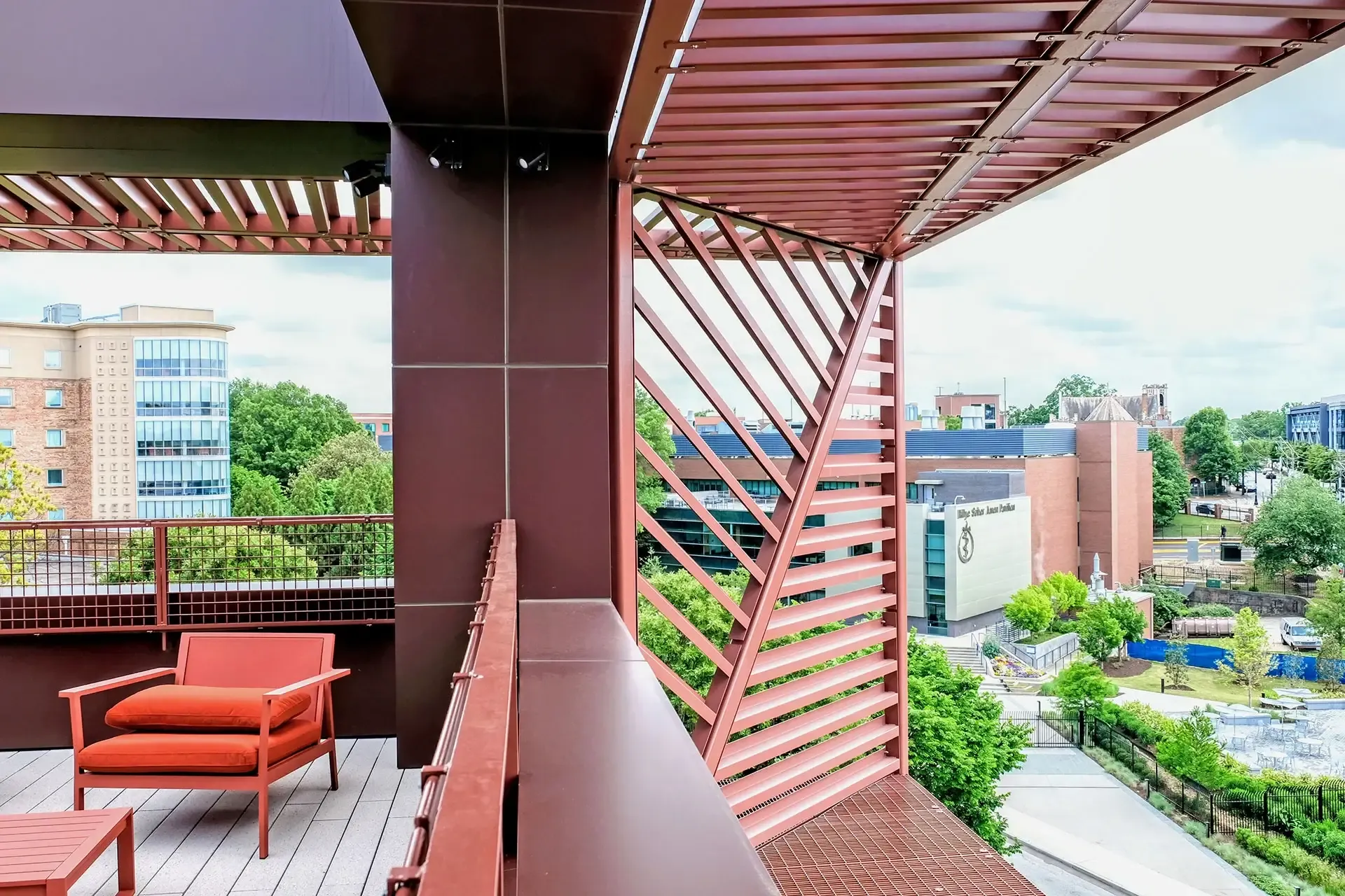 Our façade engineering scope included consultation on all façade systems, including bird protective glazing, acoustically enhanced façade systems for sound isolation at music spaces and an AESS lightweight solar shade structure.