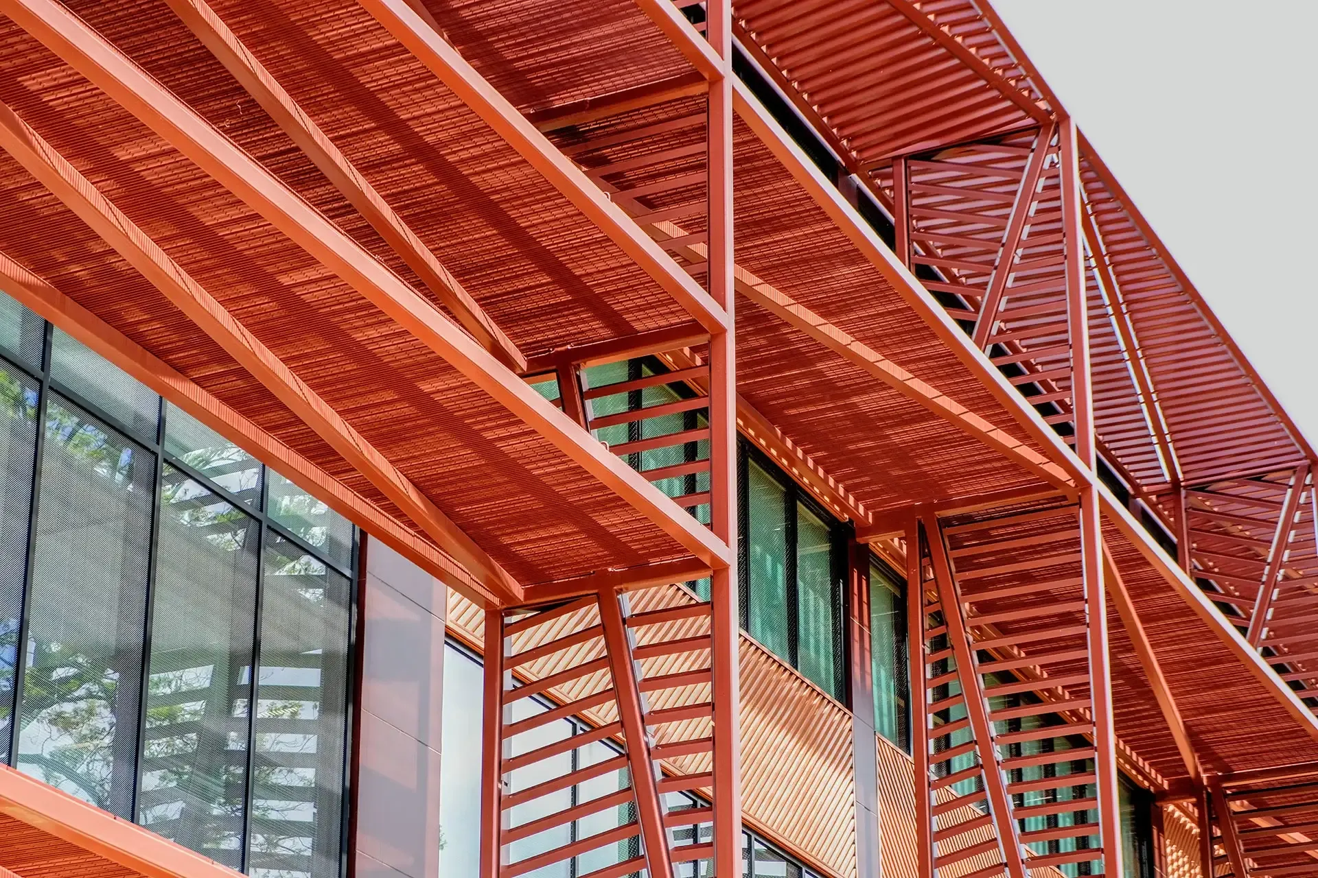 We provided structural design and façade engineering services to Studio Gang for the 105,000-square-foot facility. The facility was formally dedicated in May 2025. 