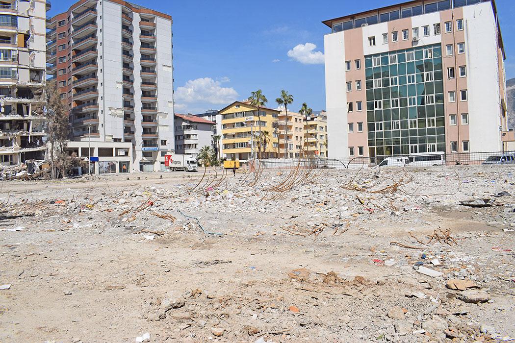 Building collapses were already cleared in most of the cities that we visited 10 weeks after the event.