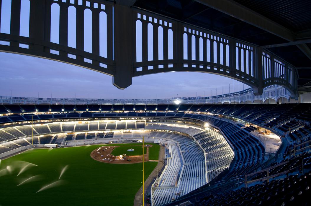 yankee stadium roof