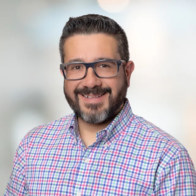 Alan Jalón headshot